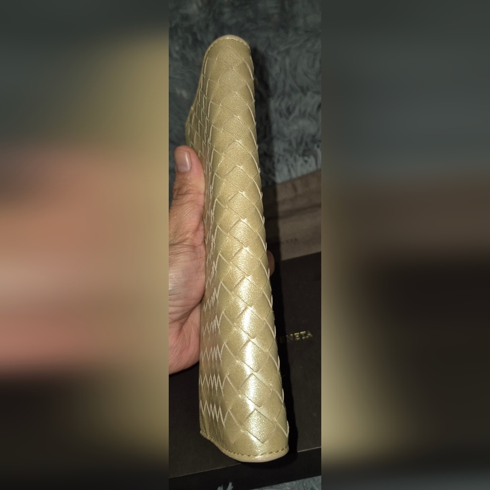 Bottega Veneta Cream shiny golden color long wallet - Picture 3 of 15
